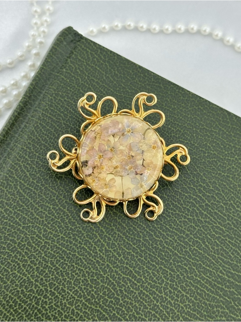 Vintage Gold Flower Filled Brooch